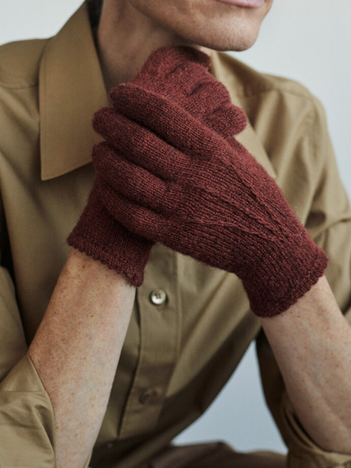 Isager Yarn - HELGA ISAGER og HELGA JÓNA THÓRUNNARDÓTTIR, Handcraft