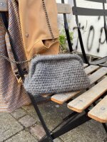 PETITEKNIT STRIKKEKIT 'Winter Clutch'