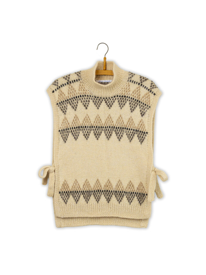 Isager Yarn - GARNKIT 'Beth Warmer & Vest'